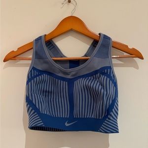 Nike FE/NOM Flyknit Bra